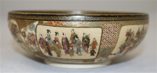 A Japanese Satsuma pottery bowl, Meiji period, 15.5cm